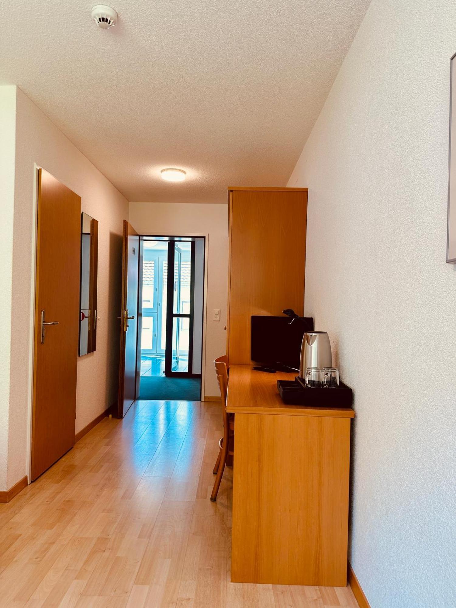 Hotel Rebstock マイリンゲン エクステリア 写真