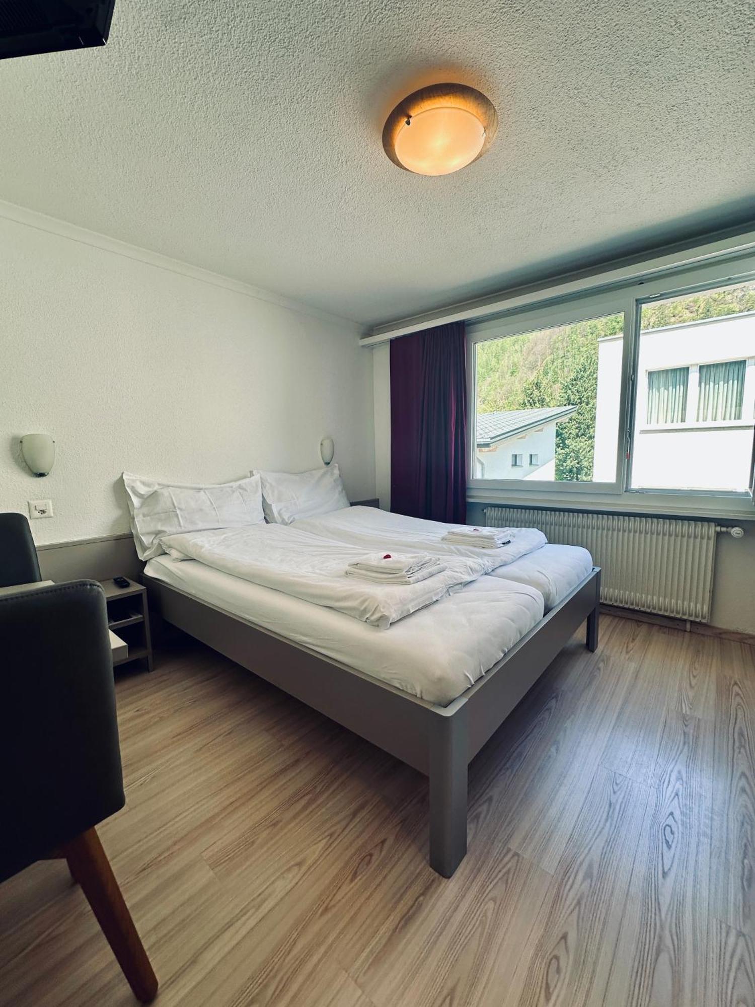 Hotel Rebstock マイリンゲン エクステリア 写真