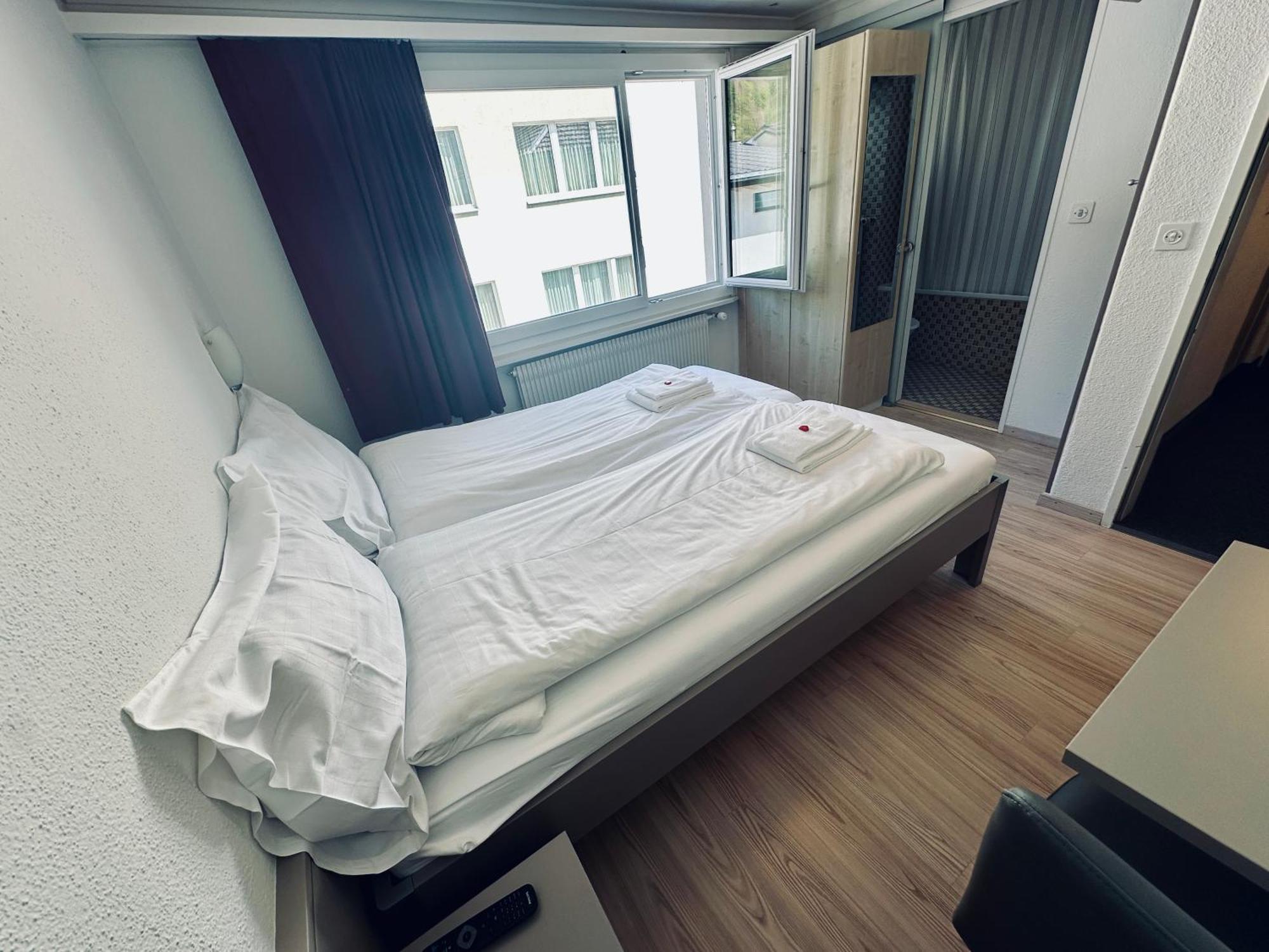 Hotel Rebstock マイリンゲン エクステリア 写真